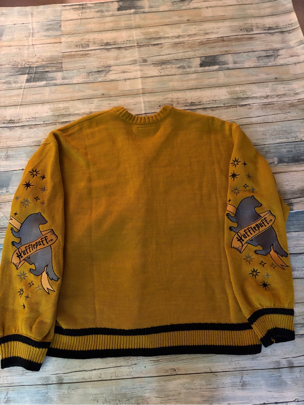 Harry Potter Hufflepuff Mustard Yellow V-Neck Button Cardigan - Picture 3 of 7